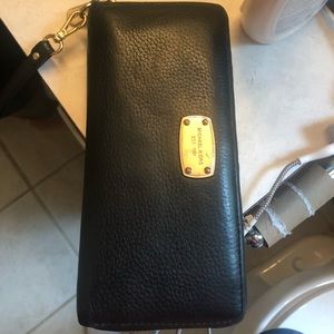 Black Leather Zip Around Wallet Wristlet